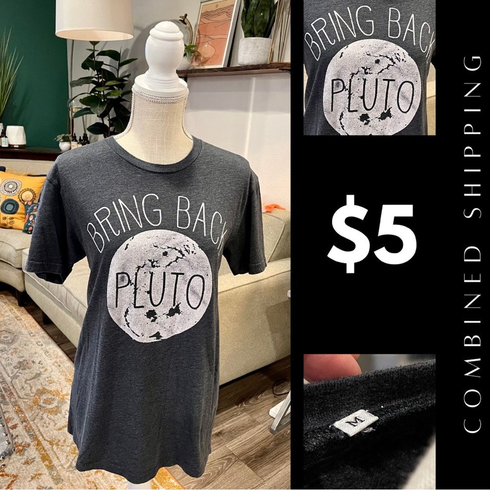 Heather gray medium size, unisex t-shirt. Very flattering tee.